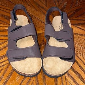 NWOT Sz 1 Sandals